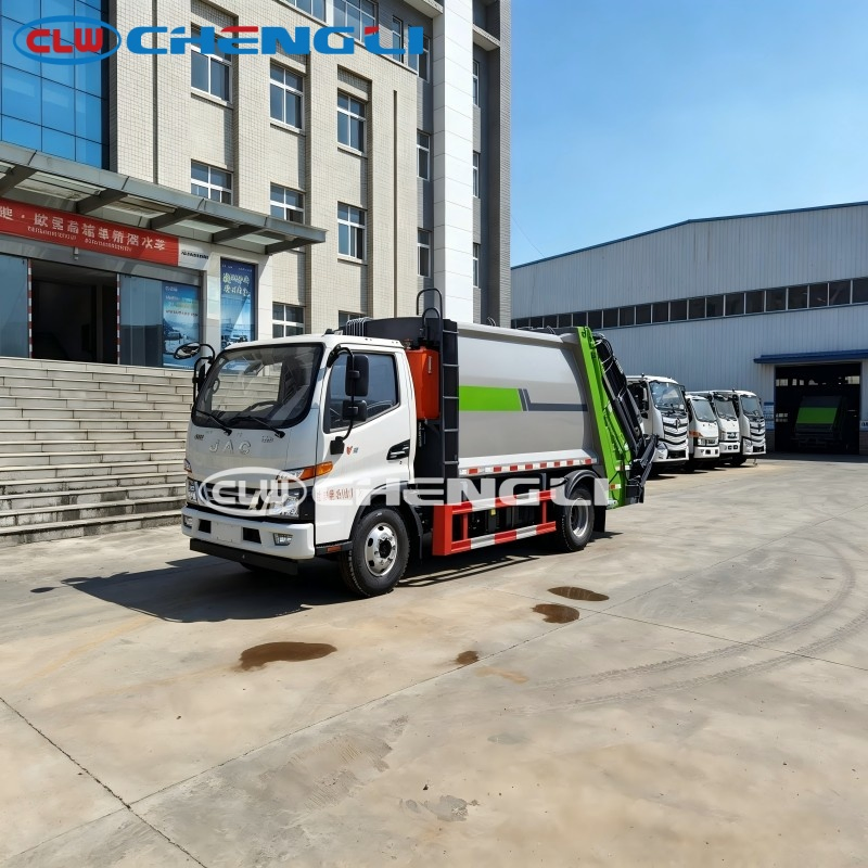 Benne à ordures ménagères JAC 4×2 · 8 m³